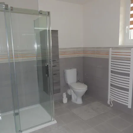Danmar - Rent Whole Or Upper Floor