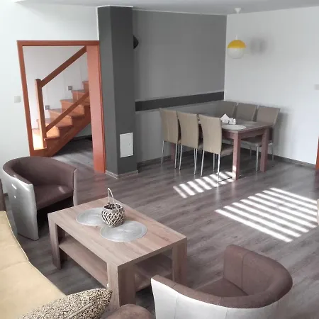 Danmar - Rent Whole Or Upper Floor Závažná Poruba